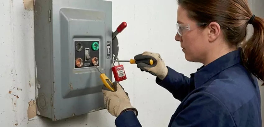 Motion Sensor Light Switch Replacement in Hermitage